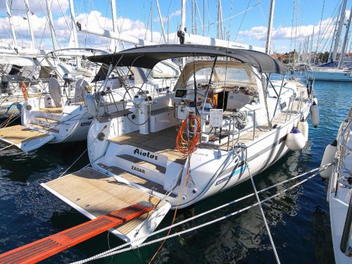 Sailing yacht Bavaria 45 Cruiser available for charter in Biograd na Moru