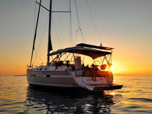 Yacht Bavaria 45 Cruiser for rent in Gouvia