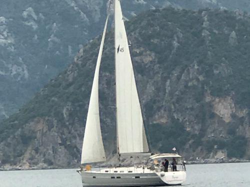 Sailboat Bavaria 45 Cruiser available for charter in Turgutreis