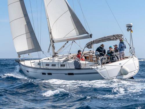 Yacht Bavaria 45 Cruiser for hire in Palma