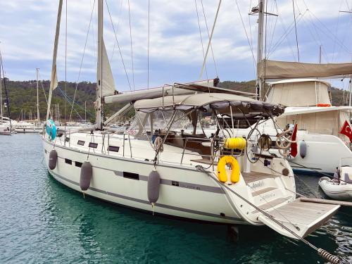 Segelyacht Bavaria 45 Cruiser Yachtcharter in Yes Marina