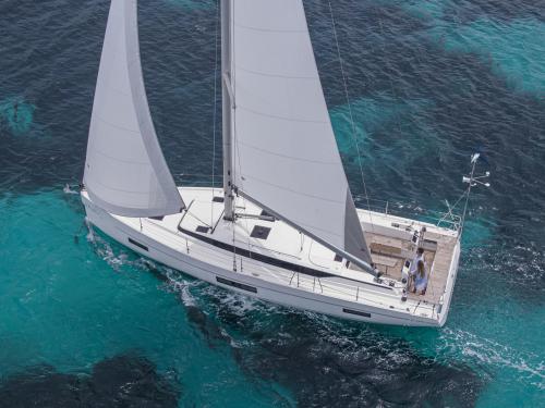 Yacht Bavaria 45 Cruiser for charter in Palma