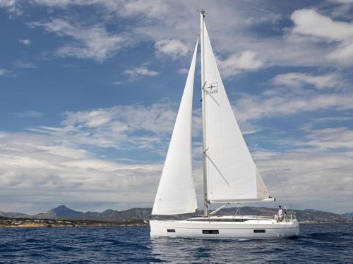 Sailing yacht Bavaria 45 Cruiser available for charter in Ece Saray Marina