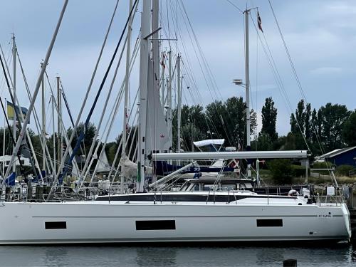 Sailboat Bavaria 45 Cruiser for rent in Seget