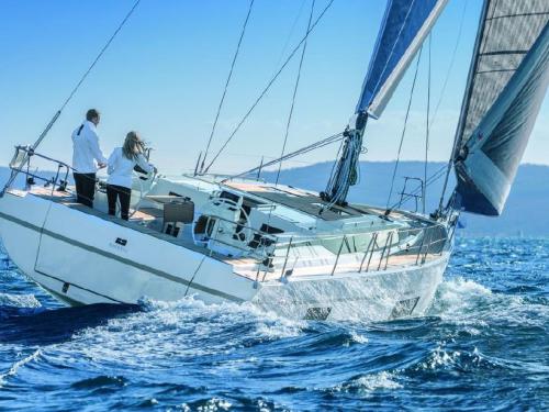 Sailboat Bavaria 45 Cruiser available for charter in Lefkas