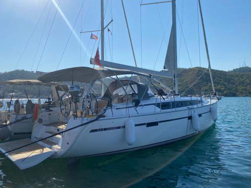 Yacht Bavaria 46 Cruiser available for charter in Fethiye
