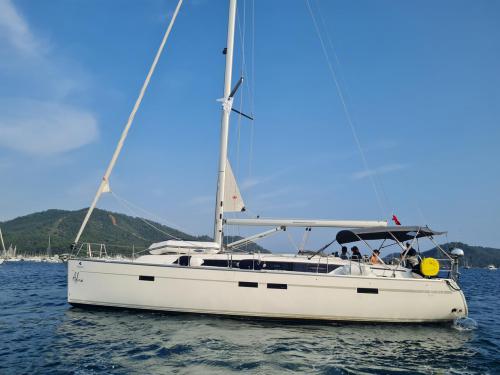 Sailing yacht Bavaria 46 Cruiser available for charter in Turgutreis
