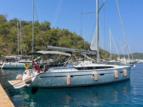 Sailing boat Bavaria 46 Cruiser available for charter in Goecek