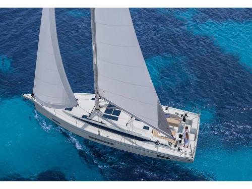 Sailing yacht Bavaria 46 Cruiser for rent in Fethiye