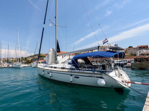 Segelyacht Bavaria 46 Cruiser chartern in ACI Marina Trogir