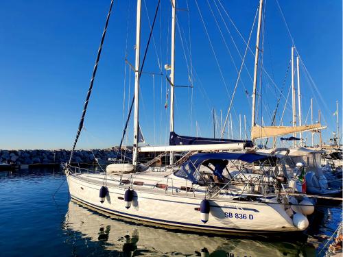 Sailing yacht Bavaria 46 Cruiser for hire in Cagliari