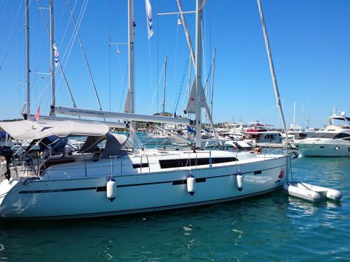 Segelyacht Bavaria 46 Cruiser chartern in Murter
