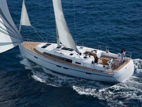 Yacht Bavaria 46 Cruiser available for charter in Alimos Marina Kalamaki