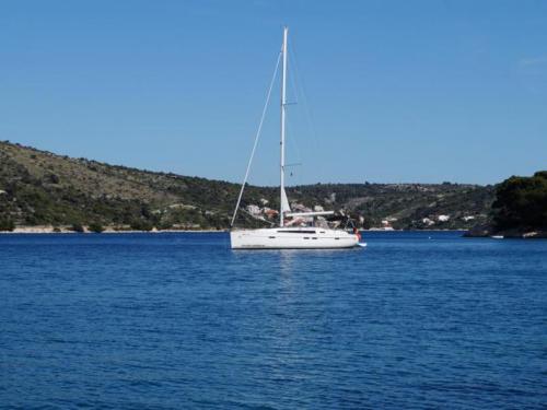 Sailing yacht Bavaria 46 Cruiser for rent in Marina Veruda