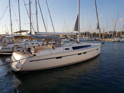 Sailing boat Bavaria 46 Cruiser for rent in Lefkas Marina