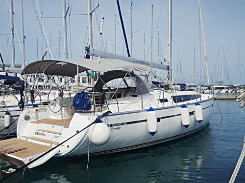 Sailing boat Bavaria 46 Cruiser for rent in Marina Novi