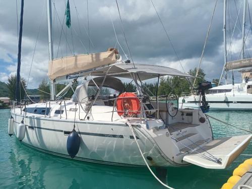 Sailing yacht Bavaria 46 Cruiser for hire in Baie Sainte Anne