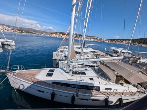 Segelyacht Bavaria 46 Cruiser Yachtcharter in Rogoznica