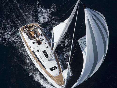 Sailing yacht Bavaria 46 Cruiser for rent in Athens