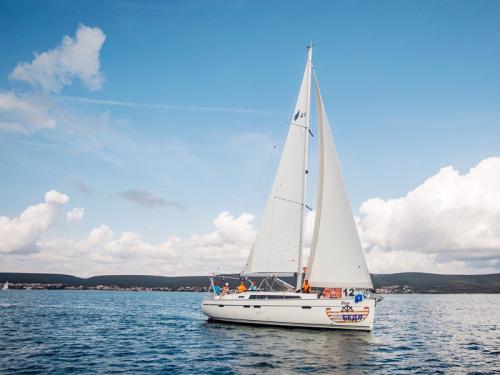 Yacht Bavaria 46 Cruiser chartern in Marina Drage