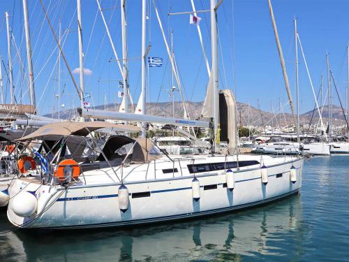 Sailing boat Bavaria 46 Cruiser for charter in Lefkas Marina