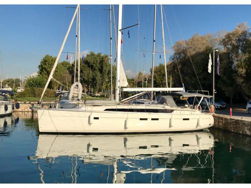 Segelboot Bavaria 46 Cruiser Yachtcharter in Olympic Marine