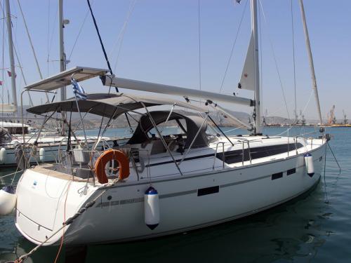 Sailing yacht Bavaria 46 Cruiser available for charter in Volos