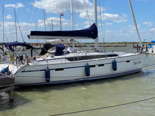Sailing yacht Bavaria 46 Cruiser available for charter in Lelystad