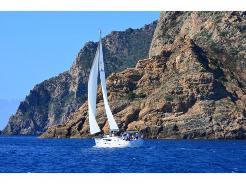 Yacht Bavaria 46 Cruiser available for charter in Marina di Sant Elmo
