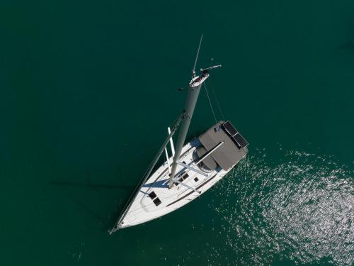 Yacht Bavaria 46 Cruiser chartern in Marina Lefkas
