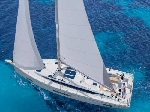 Yacht Bavaria 46 Cruiser for rent in Gouvia