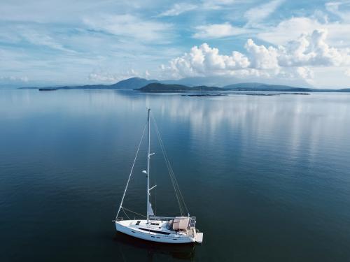 Yacht Bavaria 46 Cruiser available for charter in Preveza