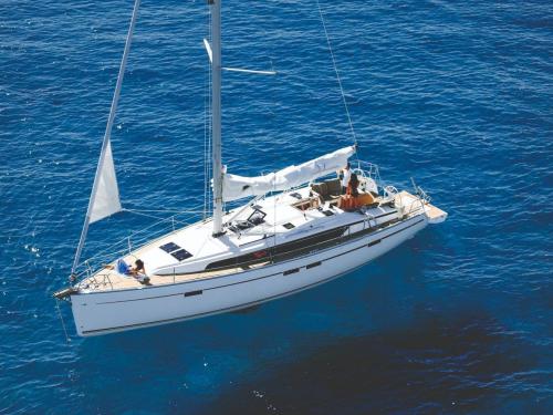 Sailing yacht Bavaria 46 Cruiser for charter in Marina Sonwik