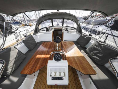 Yacht Bavaria 46 Cruiser for hire in Marina Kornati