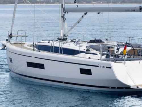 Yacht Bavaria 46 Cruiser for hire in Nikiana