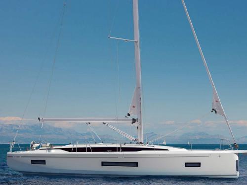 Sailboat Bavaria 46 Cruiser available for charter in Athens