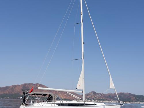 Segelyacht Bavaria 46 Cruiser Yachtcharter in Albatros Marina