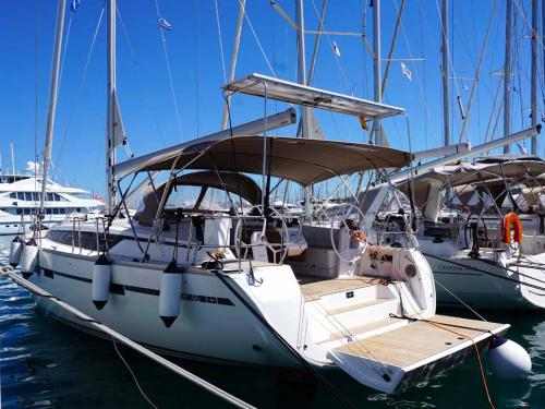 Sailing yacht Bavaria 46 Cruiser for hire in Gouvia
