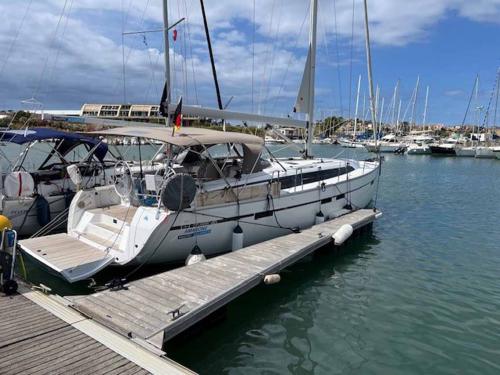 Yacht Bavaria 46 Cruiser for hire in Edil Nautica Marina