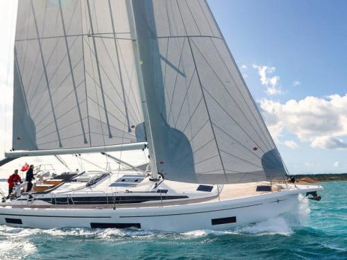Sailing yacht Bavaria 46 Cruiser available for charter in Pula