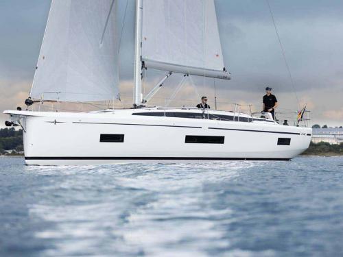Segelboot Bavaria 46 Cruiser Yachtcharter in Marina dell Isola