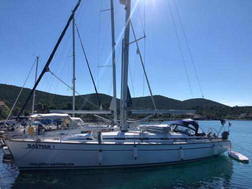 Yacht Bavaria 49 chartern in Zadar