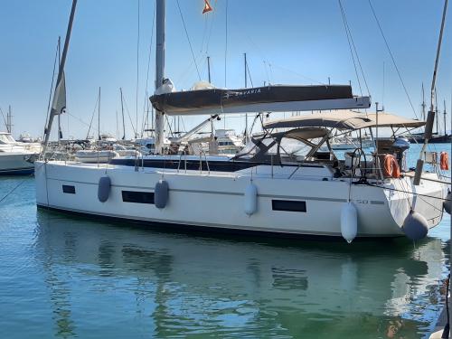 Segelboot Bavaria 50 Cruiser Yachtcharter in Yachthafen von Lavrio