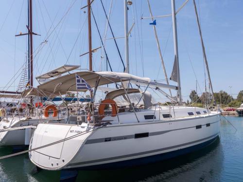 Sailing yacht Bavaria 50 Cruiser for rent in Sami