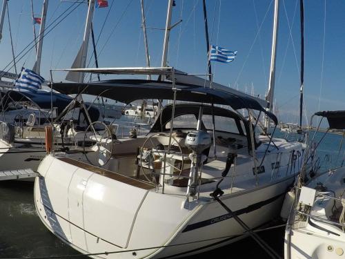Yacht Bavaria 50 Cruiser for rent in Lefkas