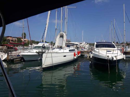 Yacht Bavaria 51 Cruiser for hire in Marina di Portorosa