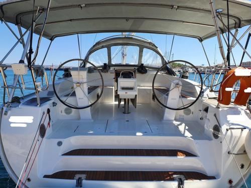 Yacht Bavaria 51 Cruiser for hire in Athens