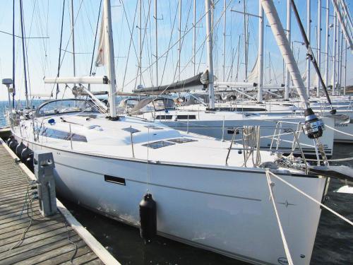 Yacht Bavaria 51 Cruiser for rent in Gothenburg