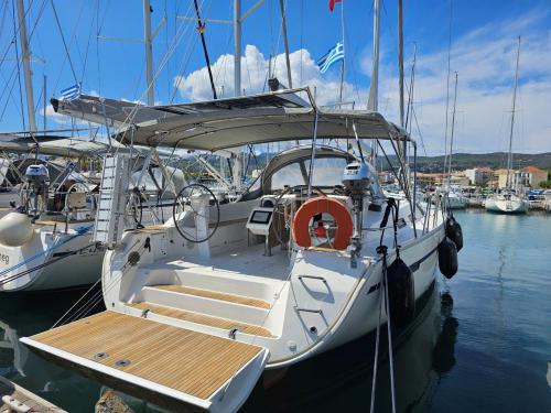 Sailing boat Bavaria 51 Cruiser for charter in Lefkas