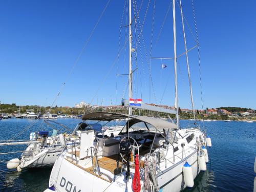 Sailing yacht Bavaria 55 Cruiser for hire in Marina Veruda